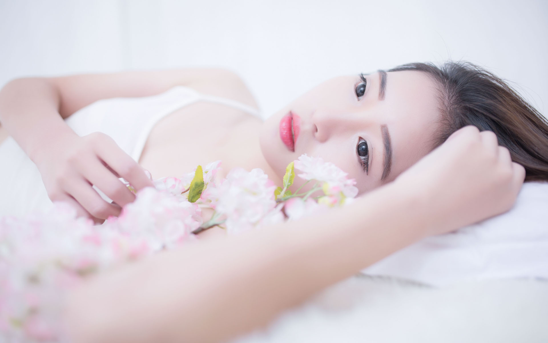 昆明机场通报一航班起落架受损：启动预案，机上旅客安全离机